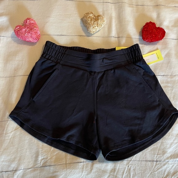 NWT All In Motion Women's Size XS Black Mid-Rise Shorts - Picture 2 of 11